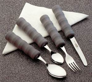 Set de 4 couverts ergonomiques avec manche en mousse Homecraft